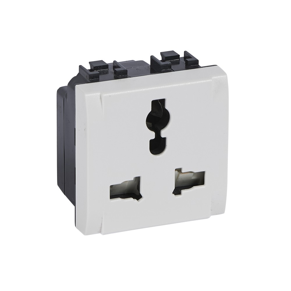TOMACORRIENTE TIPO MULTISTANDARD N4139